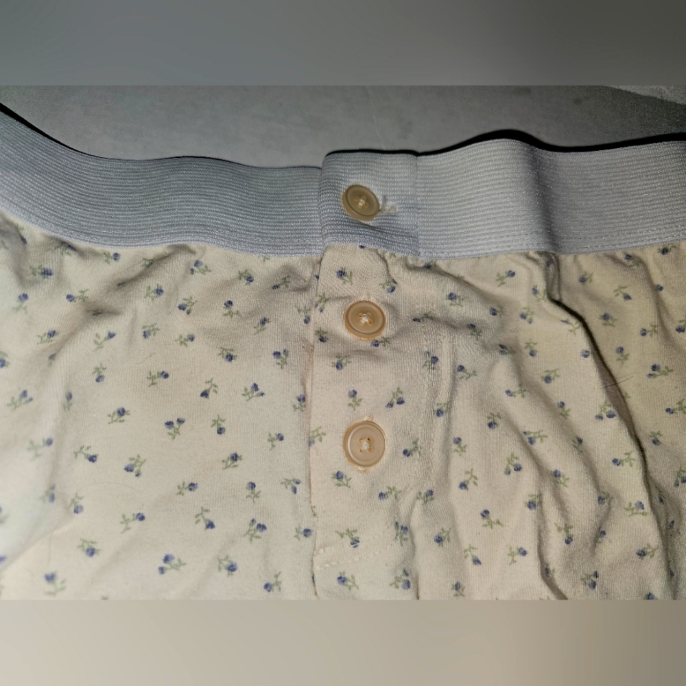 BRAND NEW WITHOUT TAGS BRANDY MEVILLE CREAM SHORTS OS ♡
